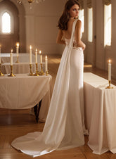 Boho Sleeveless Appliques Lace Beach Wedding Dress With Sweep Train